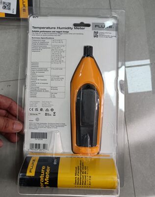 Fluke 971 Temperature Humidity Meter Temp, Range -20°C to 60°C (-4°F to 140°F)