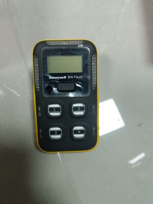 Honeywells   BW Flex  Portable Multi-Gas Monitor BW FLEX 4 LEL O2 CO2 SO 
