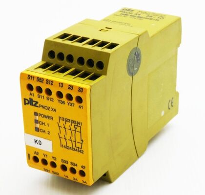 Pilz 774730 Safety Relay, E-STOP Monitoring, 1/2 Ch, 3NO 1NC, 24 VDC, Screw, PNOZ Series