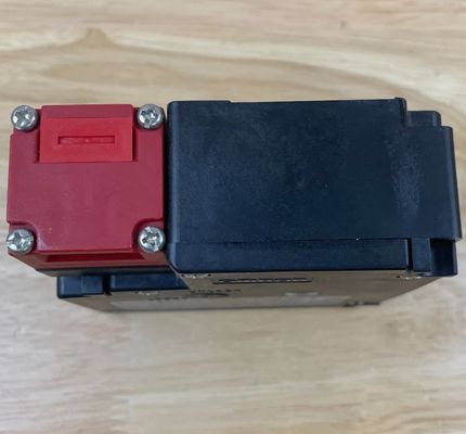 Omron D4NL-4EFA-B Guard Lock Safety-Door Switch Stock