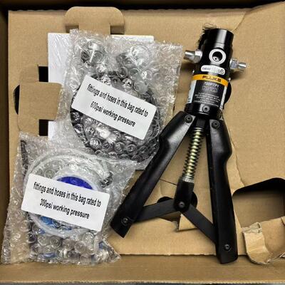 Fluke 700PTP-1 Pneumatische Prüfpumpe mit einem Gewicht von 1,43 lb und einer Kapazität von 650 g für einen Differenzdruckmessgerät