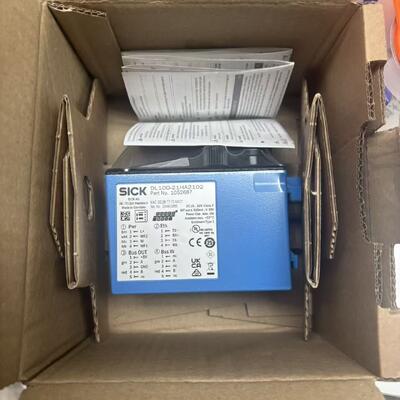 Sick DL100-21HA2102 Indoor Reflecto Abstandssensor mit 0,1 mm Auflösung