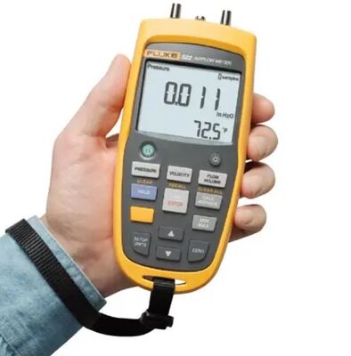 Fluke 922 Luftstrommesser und Mikromanometer mit Differenz- und statischem Druck, hellem Hintergrundbeleuchtungsdisplay und 99-Punkt-Datenspeicherung