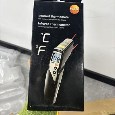Testo 830-T4 Infrarotthermometer mit 2-Punkte-Lasermarkierung, breiter Messbereich (-58,0 ° bis 932,0 ° F) und hoher Genauigkeit (± 0,9 ° F)